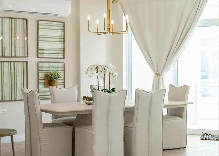 Styles 2d - Multi Level Ocean View Apartment